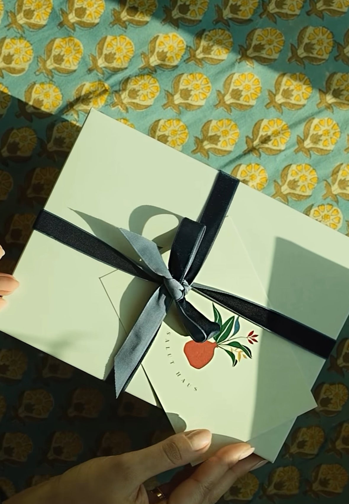 Scarlett Shell Trinket Plate Gift set